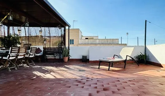 Buy an town house in Guardamar del Segura, Spain. Pueblo area, 4 bedrooms, 439 m² - photo 1