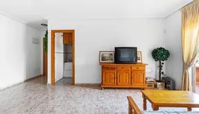 Comprar un piso en España, Torrevieja. Zona de la Centro, 3 dormitorios, 86 m² - photo 4