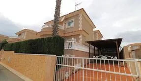 town house in Torrevieja, Spain. Los Balcones - Los Altos del Edén area, 4 bedrooms, 120 m² - photo 2