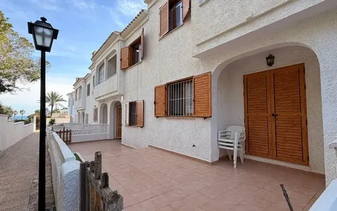 Real estate Orihuela Costa, town house for sale. Orihuela Costa area, 5 bedrooms, 163 m²
