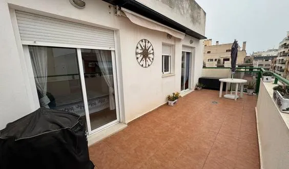 Real estate Torrevieja, Penthouse for sale. Playa de los Locos area, 2 bedrooms, 71 m2 - photo 1
