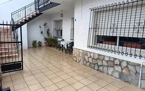 Real estate in Spain, House. Zona Pueblo area, 5 bedrooms, 180 m², 5 bedrooms, 180 m² — €180000
