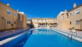 Comprar un Bungalow en Torrevieja, España. Zona de la  El Molino, 2 dormitorios, 53 m² - photo 4