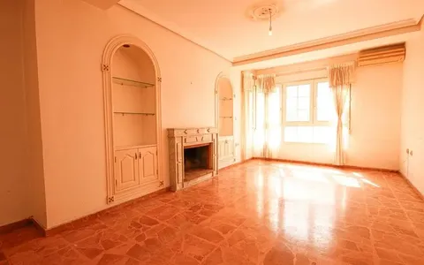 Apartment in Torrevieja, Spain. Centro area, 5 bedrooms, 218 m²