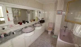 Torrevieja, real estate. Centro area, 4 bedrooms, 250 m² - photo 5