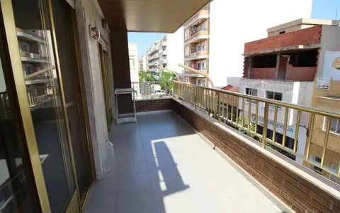 Torrevieja, real estate. Centro area, 4 bedrooms, 250 m²