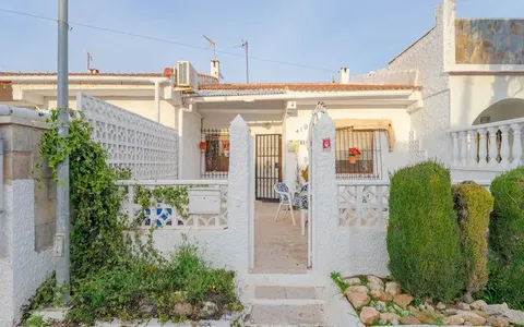 Torrevieja real estate, Bungalow for sale. La Siesta - El Salado - Torreta area, 2 bedrooms, 69 m²