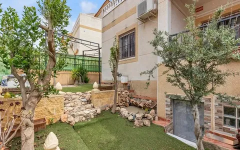 Real estate Orihuela Costa, Bungalow for sale. La Florida area, 3 bedrooms, 71 m², 3 bedrooms, 71 m² — €149000