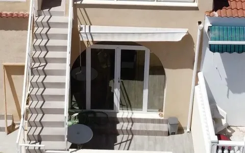 Buy property in Torrevieja, Spain. La Siesta - El Salado - Torreta area, 2 bedrooms, 112 m², 2 bedrooms, 112 m² — €165000