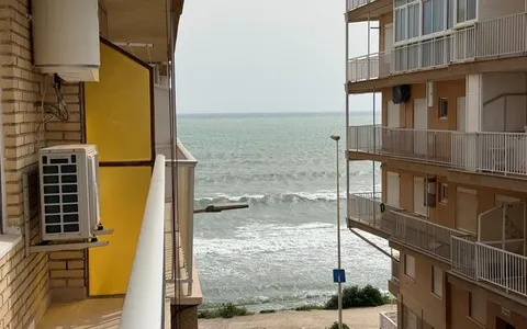Buy an Apartment in Spain, Torrevieja. Playa de los Náufragos area, 3 bedrooms, 91 m², 3 bedrooms, 91 m² — €239000