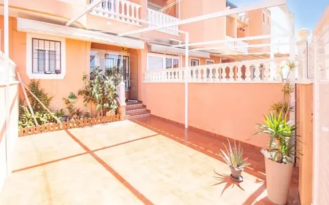 Torrevieja, España. Comprar un Duplex. Zona de la  La Siesta - El Salado - Torreta, 3 dormitorios, 75 m²