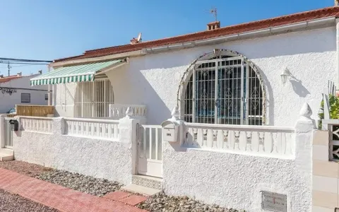 Buy an Bungalow in Spain, Torrevieja. La Siesta - El Salado - Torreta area, 2 bedrooms, 68 m²