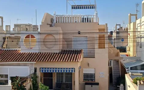 Town house in Torrevieja, Spain. La Siesta - El Salado - Torreta area, 1 bedroom, 0 m², 1 bedrooms, 0 m² — €135000