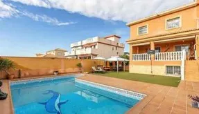 Town house for sale in Torrevieja, Spain. Aguas Nuevas area, 4 bedrooms, 250 m² - photo 3