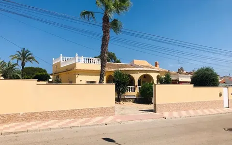 Real estate in Spain, Torrevieja. La Siesta - El Salado - Torreta area, 3 bedrooms, 157 m², 3 bedrooms, 157 m² — €519000