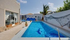 Orihuela Costa, Spain. Buy an Villa . La Regia area, 4 bedrooms, 180 m² - photo 5