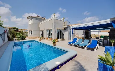 Orihuela Costa, Spain. Buy an Villa . La Regia area, 4 bedrooms, 180 m², 4 bedrooms, 180 m² — €645000