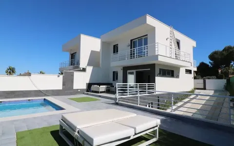 Torrevieja real estate, Town house for sale. Los Balcones - Los Altos del Eden area, 4 bedrooms, 200 m², 4 bedrooms, 200 m² — €590000