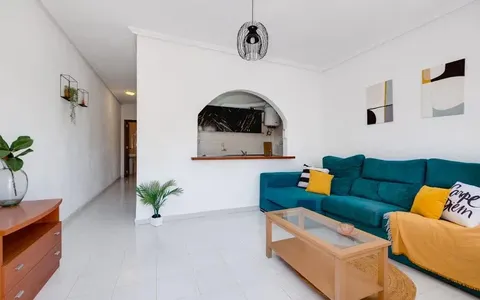 Buy an Town house in Torrevieja, Spain. Nueva Torrevieja area, 4 bedrooms, 121 m2, 4 bedrooms, 121 m² — €197000