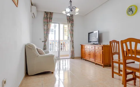 Venta de piso en Torrevieja, España. Zona de la Centro, 1 dormitorio, 48 m²