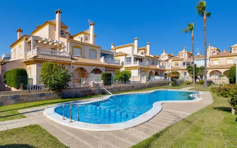 Penthouse in Orihuela Costa, Spain. Playa Flamenca area, 3 bedrooms, 85 m², 3 bedrooms, 85 m² — €199000