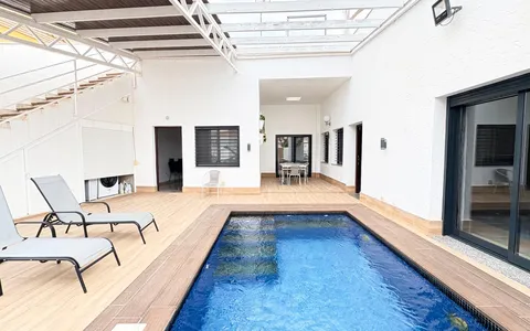 Town house for sale in Pilar de la Horadada. Torre de la Horadada area, 4 bedrooms, 144 m², 4 bedrooms, 144 m² — €595000