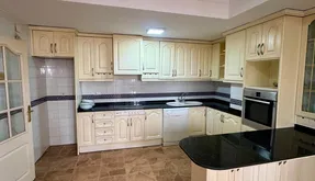 Apartment for sale in Torrevieja, Costa Blanca. Centro area, 5 bedrooms, 243 m² - photo 3