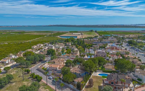 Eiendommer Spania, Villa. Pueblo Bravo area, 5 bedrooms, 240 m2, 5 bedrooms, 240 m² — €599000