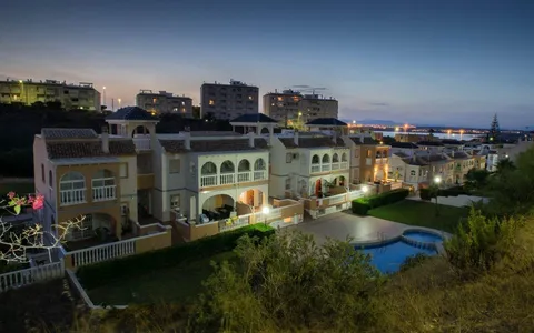 Kjøp Apartment i Spania. La Mata area, 4 bedrooms, 117 m2, 4 bedrooms, 117 m² — €275000