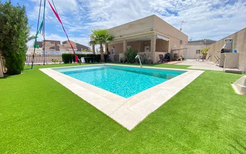 Town house til salgs i Torrevieja, Spania. Torreta florida area, 3 bedrooms, 130 m2, 3 bedrooms, 130 m² — €440000