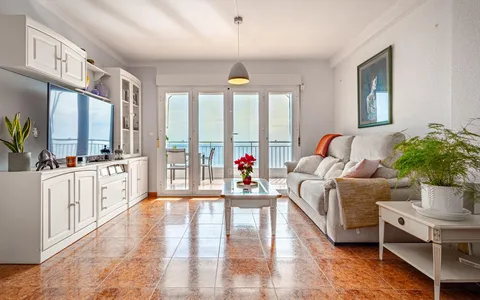 Apartment i Torrevieja, Spania. Playa de los Naufragos area, 3 bedrooms, 81 m2, 3 bedrooms, 81 m² — €260000