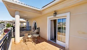Orihuela Costa, España. Comprar un Villa. Zona de la  La Zenia, 7 dormitorios, 329 m2 - photo 5