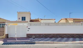 España comprar Villa. Zona de la La marina, 3 dormitorios, 121 m2 - photo 2