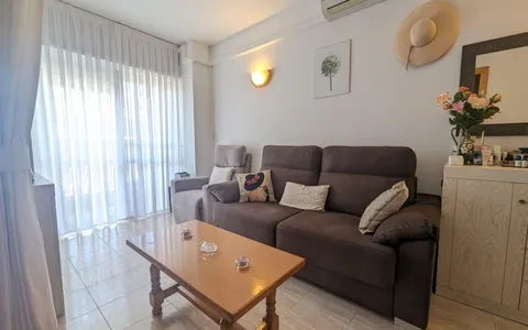 Apartment for sale in Torrevieja, Spain. Centro area, 2 bedrooms, 60 m2, 2 bedrooms, 60 m² — €153000