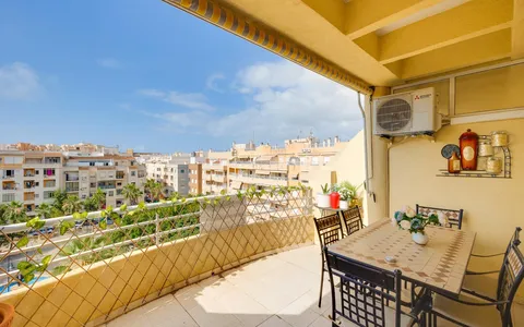 Property in Torrevieja. Playa del Cura area, 2 bedrooms, 80 m2, 2 bedrooms, 80 m² — €229990