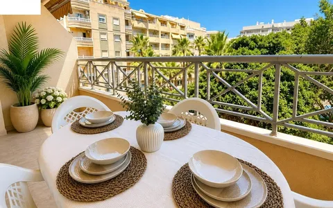 Apartment in Torrevieja, Spain. Centro area, 2 bedrooms, 81 m2, 2 bedrooms, 81 m² — €179500