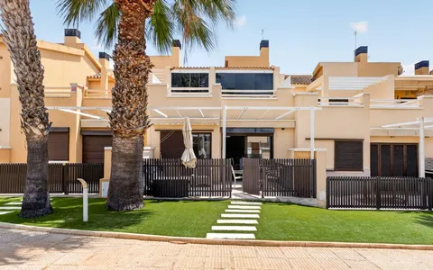 Buy property in Orihuela Costa, Spain. Lomas de Cabo Roig area, 2 bedrooms, 85 m2, 2 bedrooms, 85 m² — €289000