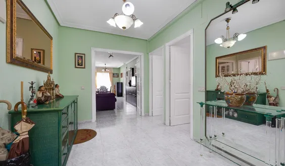 Comprar un Piso en España, Torrevieja. Zona de la Antonio Machado, 3 dormitorios, 103 m2 - photo 1