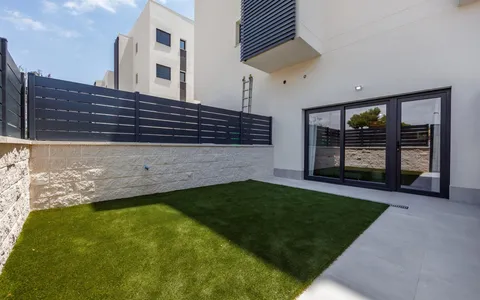 Spain real estate. Gasparot area, 3 bedrooms, 110 m2, 3 bedrooms, 110 m² — €335000