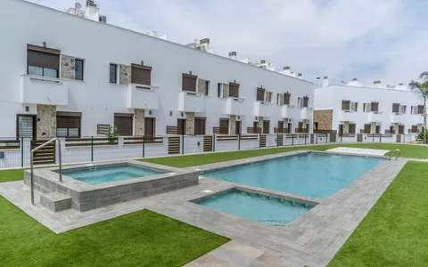 Buy property in Torrevieja, Spain. Torreta florida area, 3 bedrooms, 95 m2, 3 bedrooms, 95 m² — €323000