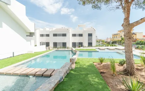 Torrevieja, real estate. Los balcones area, 3 bedrooms, 82 m2, 3 bedrooms, 82 m² — €350000