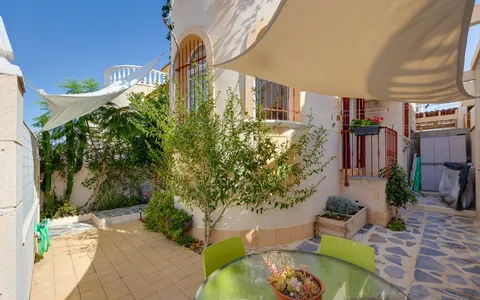 Buy real estate in Torrevieja, Spain. Aguas Nuevas area, 2 bedrooms, 70 m2, 2 bedrooms, 70 m² — €189900
