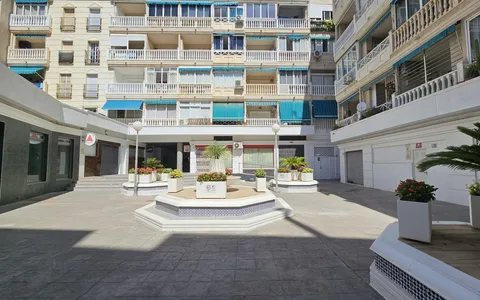 Property in Torrevieja. Playa de los Locos area, 2 bedrooms, 66 m2