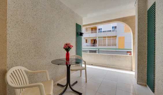 Bienes raíces en España, Torrevieja. Zona de la Acequion, 2 dormitorios, 60 m2 - photo 1