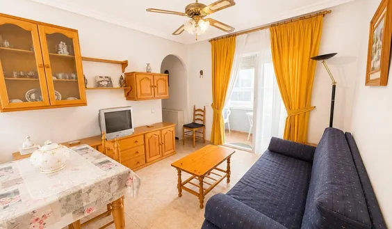 Bienes raíces en España, Torrevieja. Zona de la Estacion de autobuses, 1 dormitorio, 48 m2 - photo 1