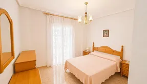 Bienes raíces en España, Torrevieja. Zona de la Estacion de autobuses, 1 dormitorio, 48 m2 - photo 4