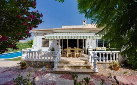Real estate in Spain, Torrevieja. La Siesta - El Salado - Torreta area, 4 bedrooms, 212 m2, 4 bedrooms, 212 m² — €499900