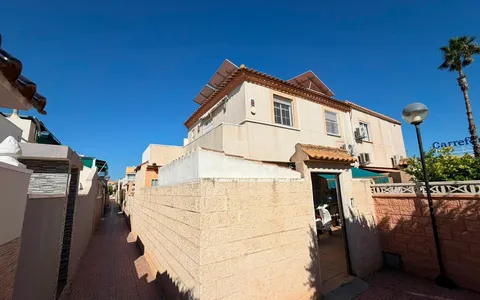 Town house for sale in Torrevieja, Spain. Carrefour area, 3 bedrooms, 150 m2