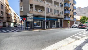 Apartament w Torrevieja, Hiszpania. Dzielnica Centro, 1 sypialnia, 42 m² - photo 2