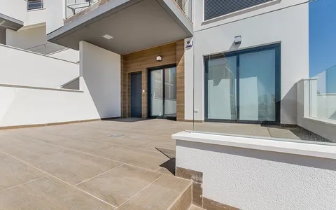 Buy a Bungalow, Spain. Urbanizaciones area, 3 bedrooms, 92 m2, 3 bedrooms, 92 m² — €399000